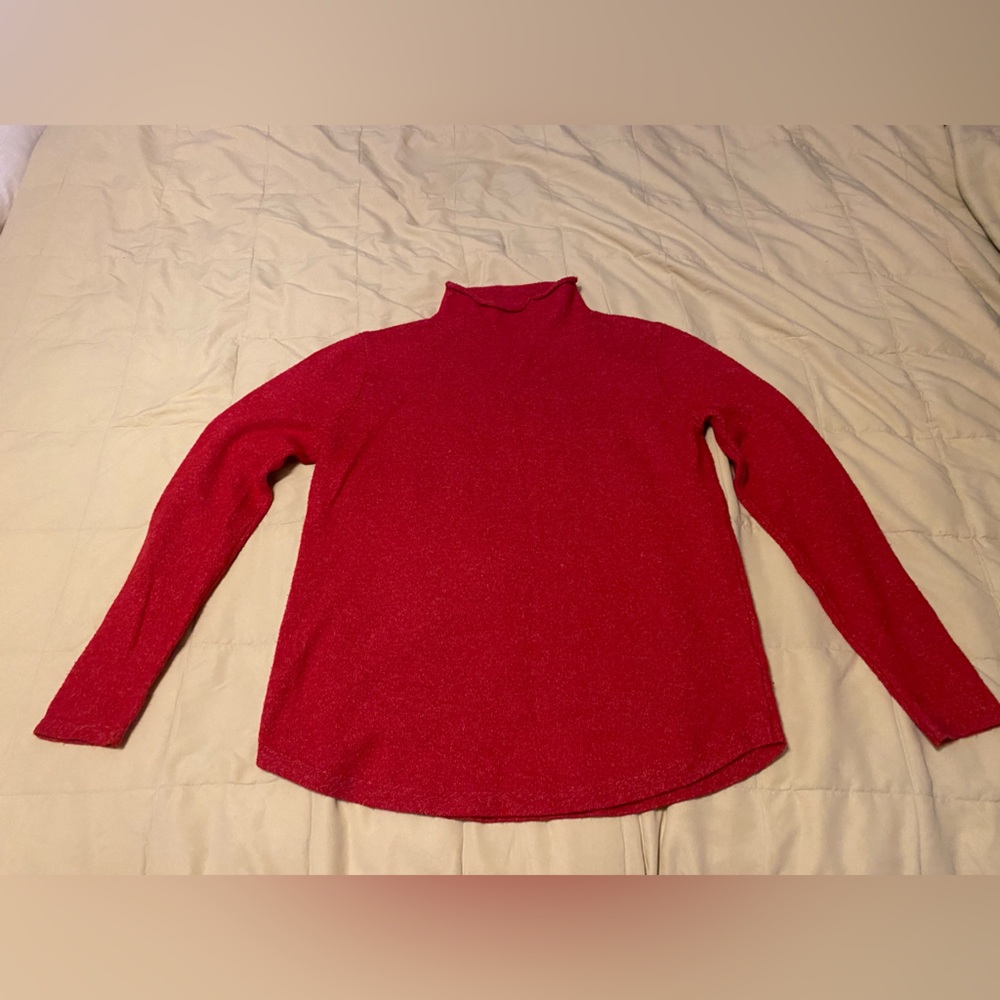 Basic sweater with slight funnel neck